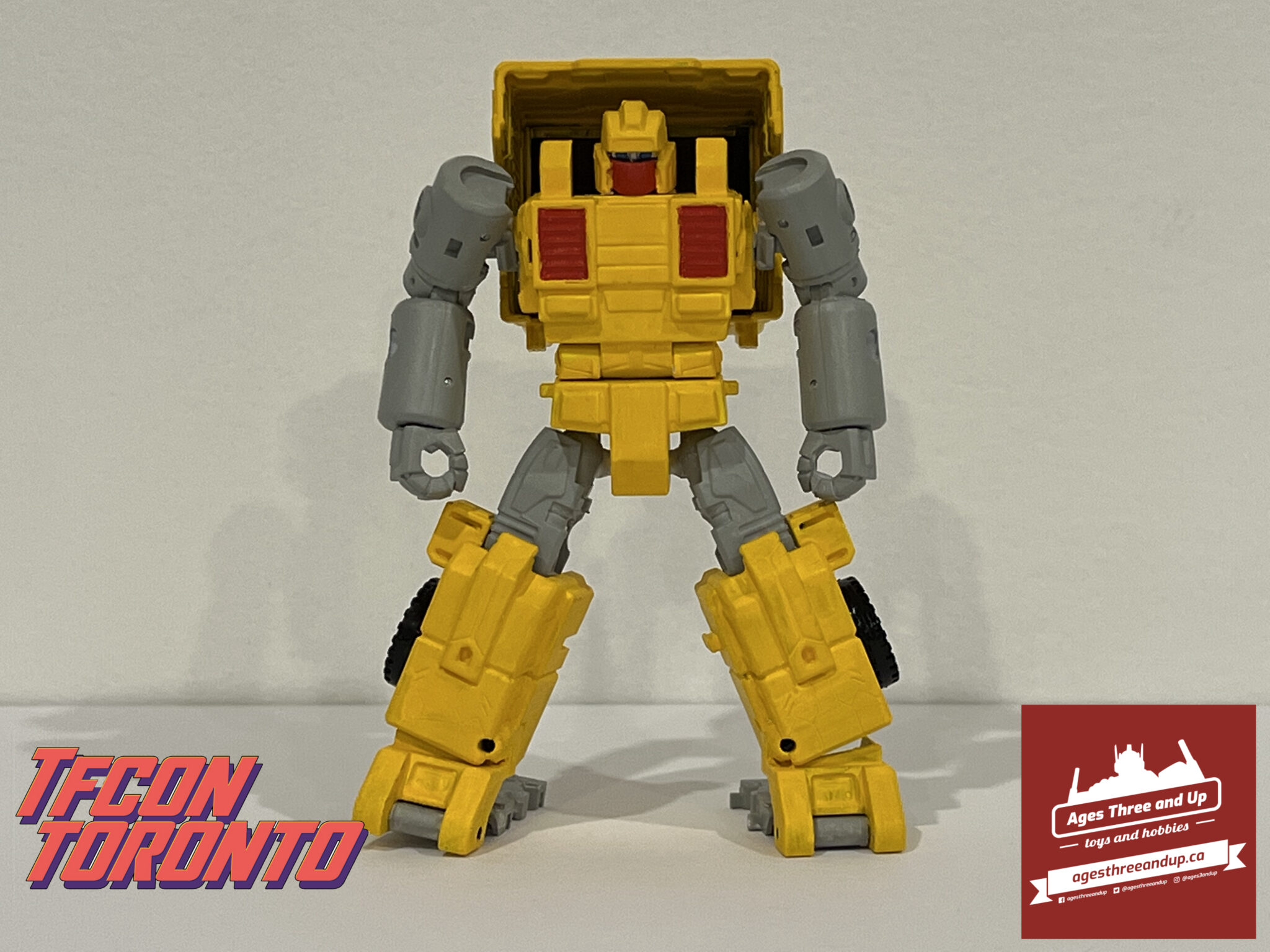 TFcon-Toronto-2022-Custom-Class-Figure-Legacy-Shafter-2048x1536.jpg